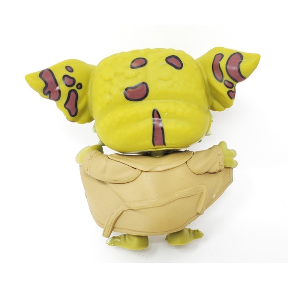 New Action Figurine Gremlin "Flasher" Trench Coat/Sunglasses Desktop Wingman 4" - Picture 5 of 7